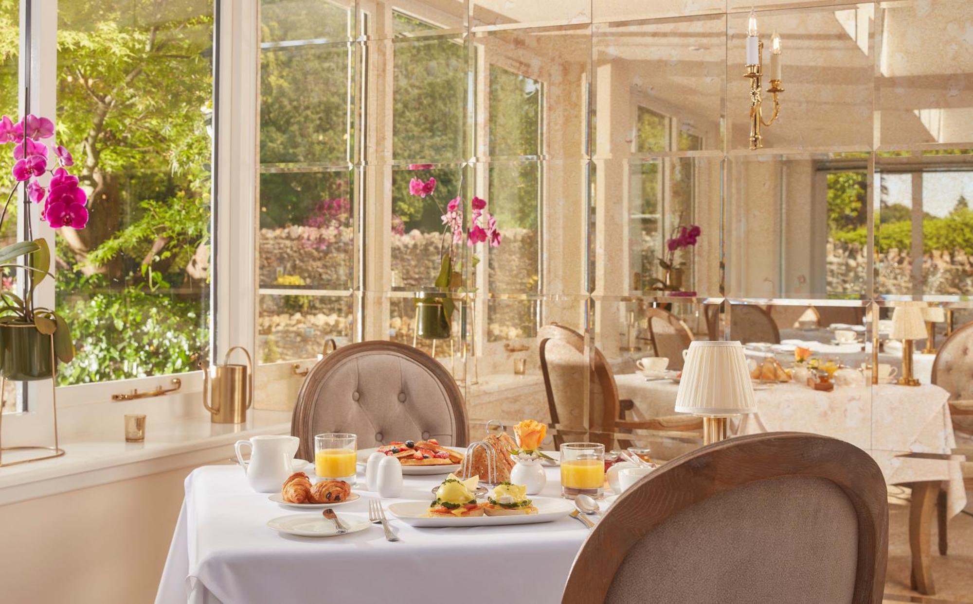 Bathen House Boutique Hotel Zewnętrze zdjęcie Breakfast at the Hotel